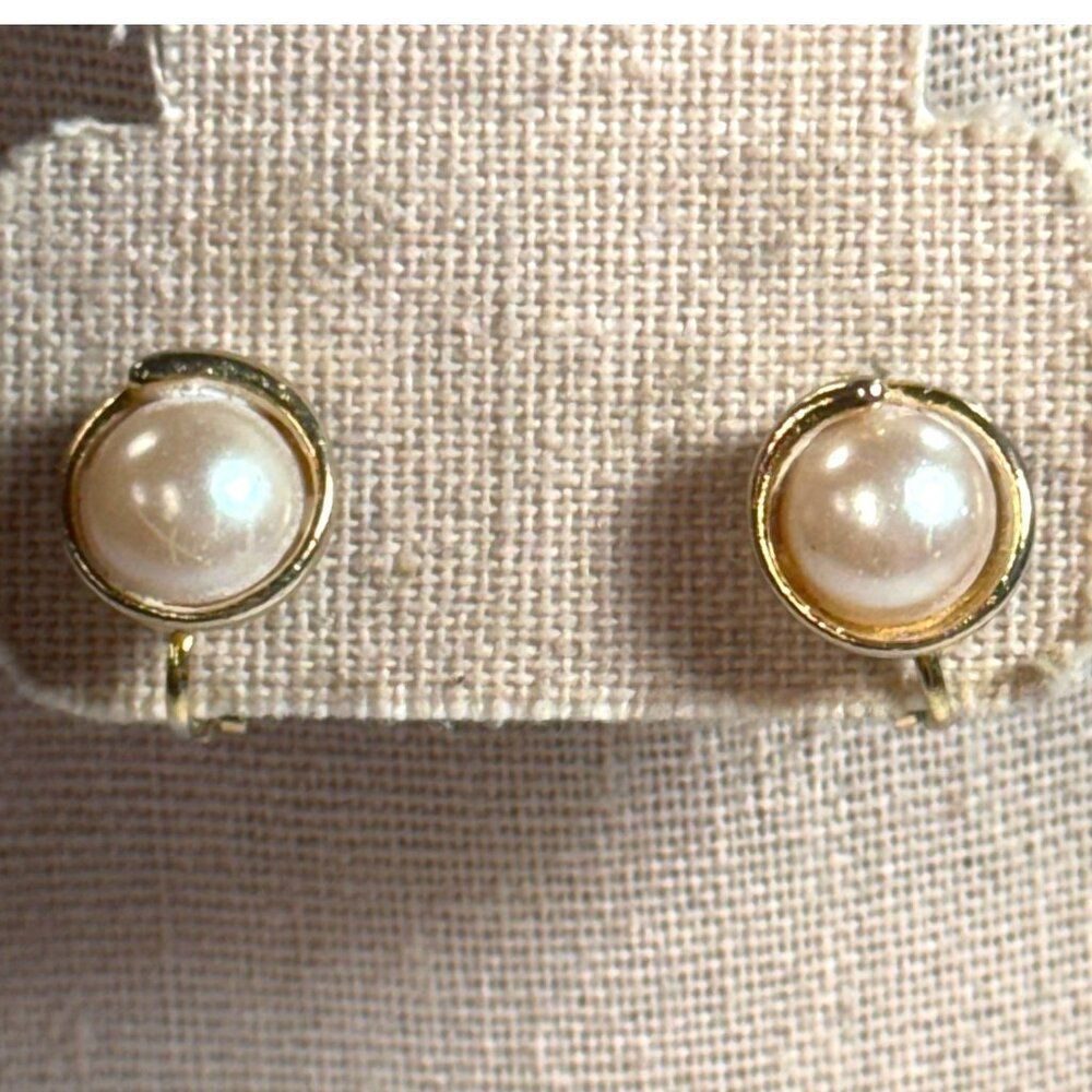 Vintage Gold Tone Clip On Earring Coro Faux Pearl Classic Minimalist Simple Prom